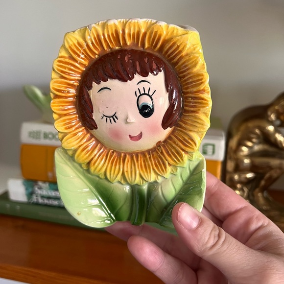 Vintage sunflower wall pockets - Picture 3 of 12